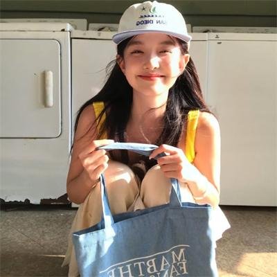 闺密妙诗吟